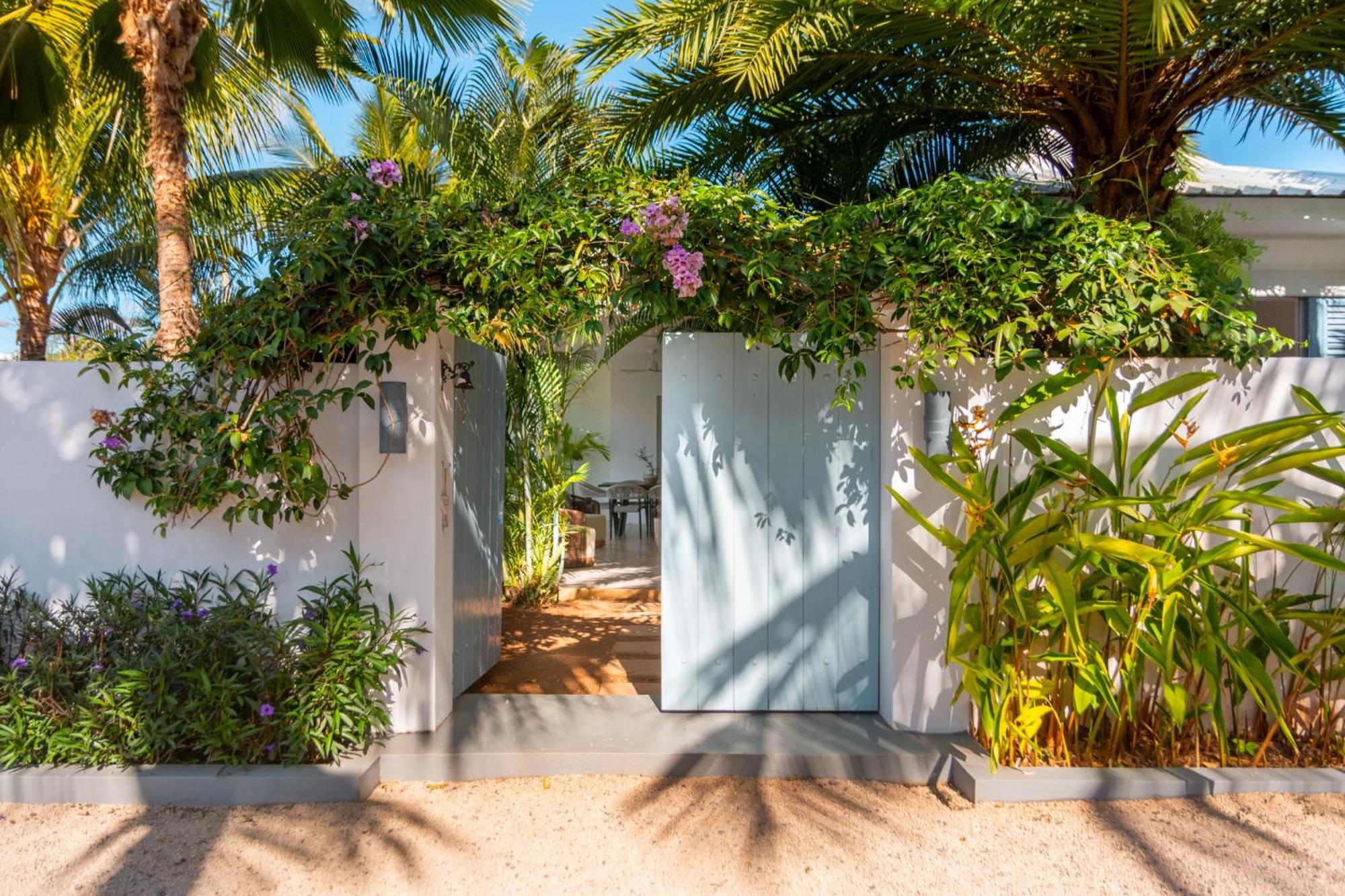 Le Mandala Moris Guesthouse Pointe Aux Canonniers Grand-Baie Eksteriør billede