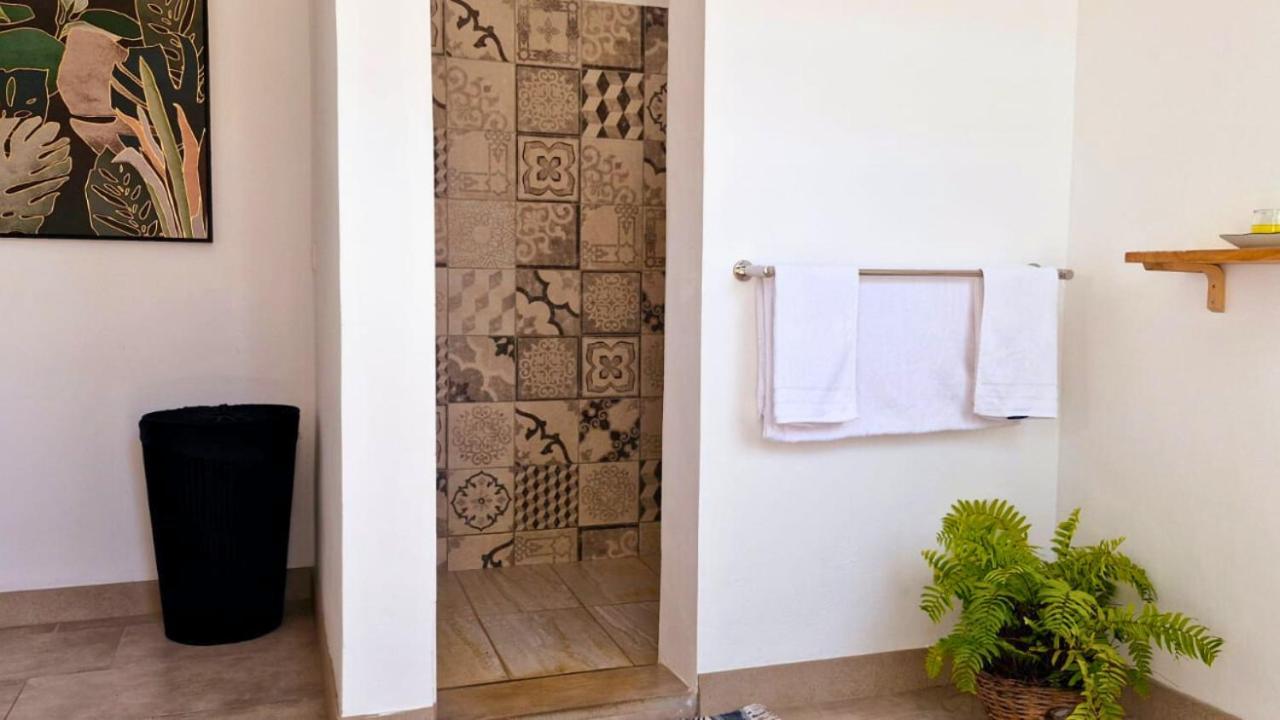 Le Mandala Moris Guesthouse Pointe Aux Canonniers Grand-Baie Eksteriør billede